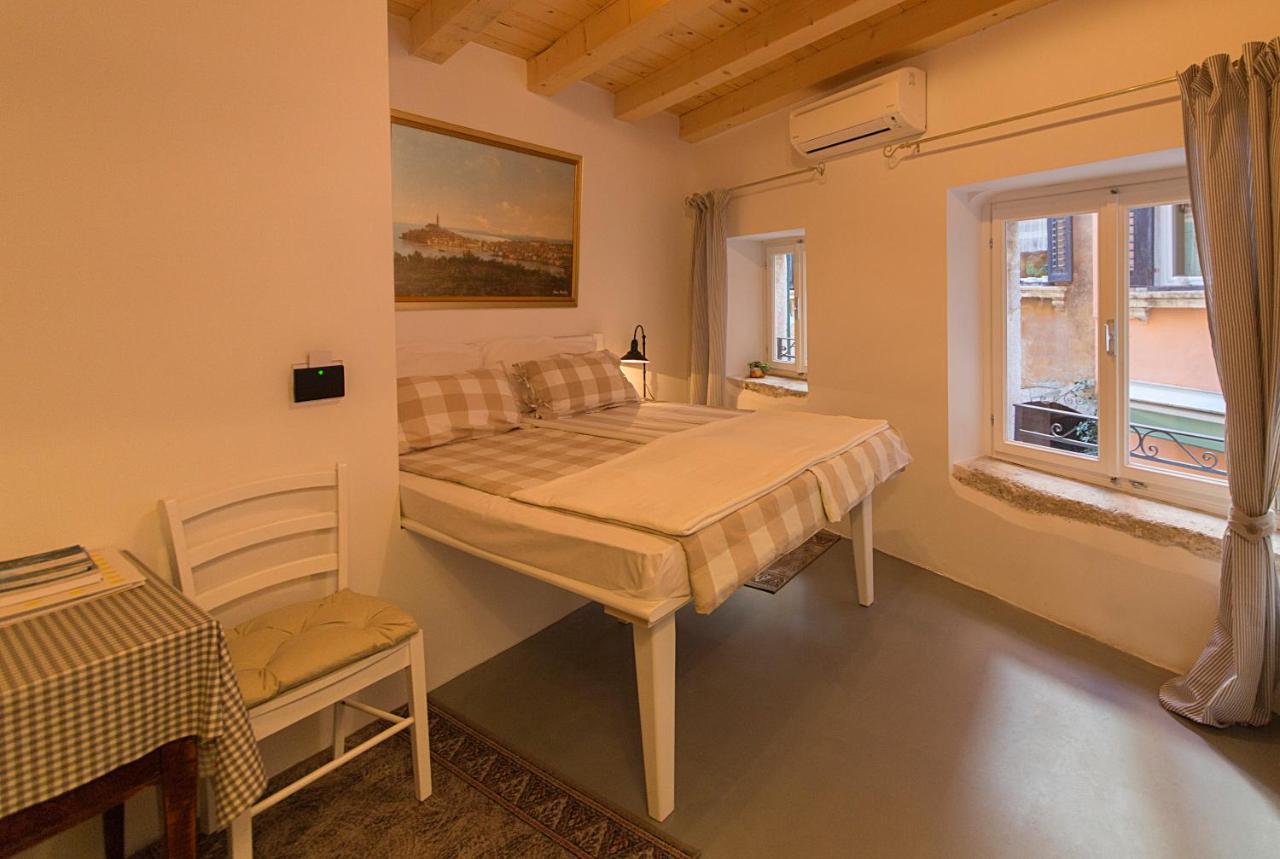 Apartments Casa Vecchia Ровинь Экстерьер фото